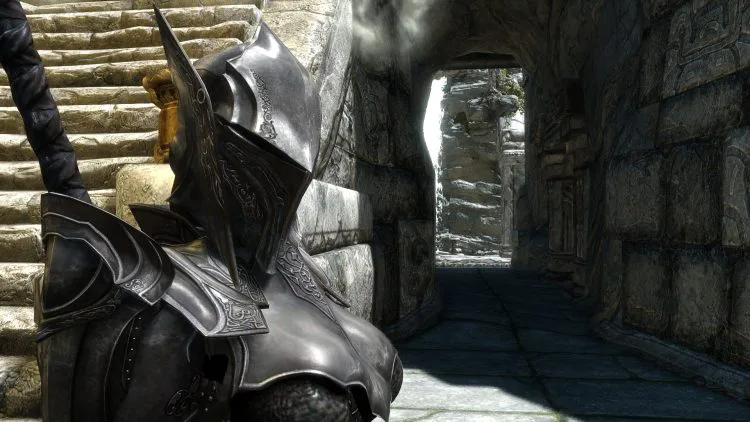 Ebony helmet, the 9th best heavy armor helmet in Skyrim